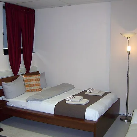 Πανσιόν Garden House & East Park-apartments
