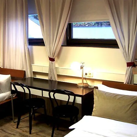 Garden House & East Park-apartments Πανσιόν