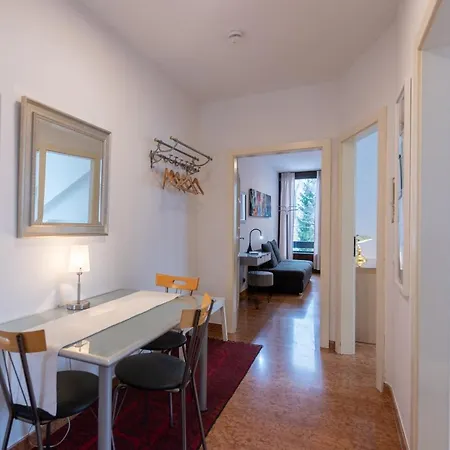 Πανσιόν Garden House & East Park-apartments 2*