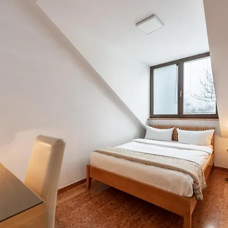 Garden House & East Park-apartments 2*