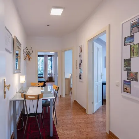 Garden House & East Park-apartments Πανσιόν 2*