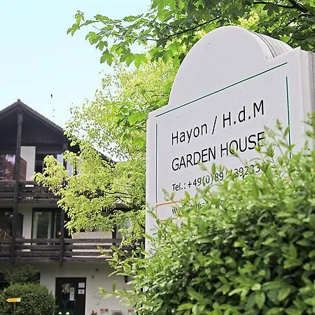 Garden House & East Park-apartments 2*