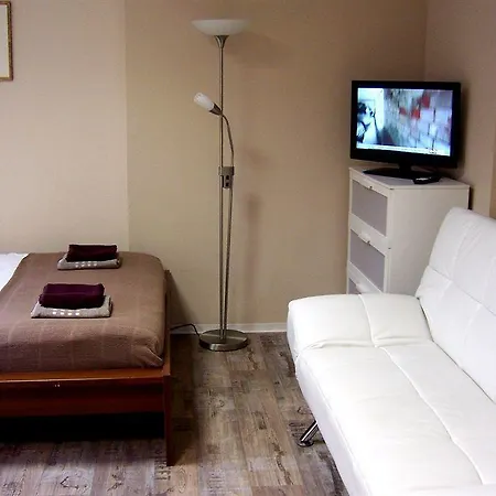 Garden House & East Park-apartments Maison d'hôtes 2*