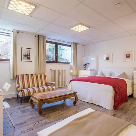 Garden House & East Park-apartments 2*