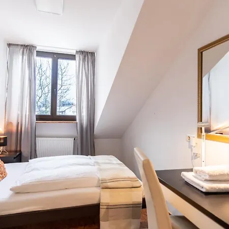 Garden House & East Park-apartments 2*