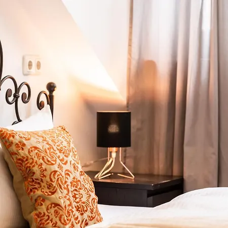 בית הארחה Garden House & East Park-apartments